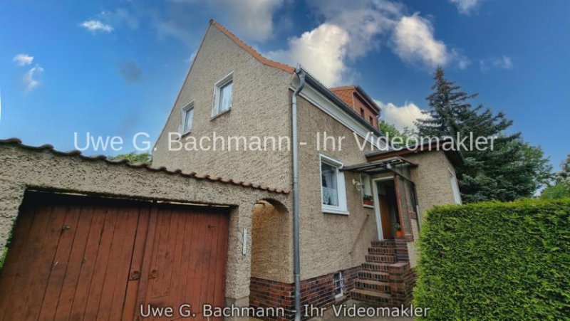 Berlin Berlin / Kaulsdorf: Sanierungsbedürftiges Einfamilienhaus mit 4 Zimmern auf einem gr. Grundstück Haus kaufen