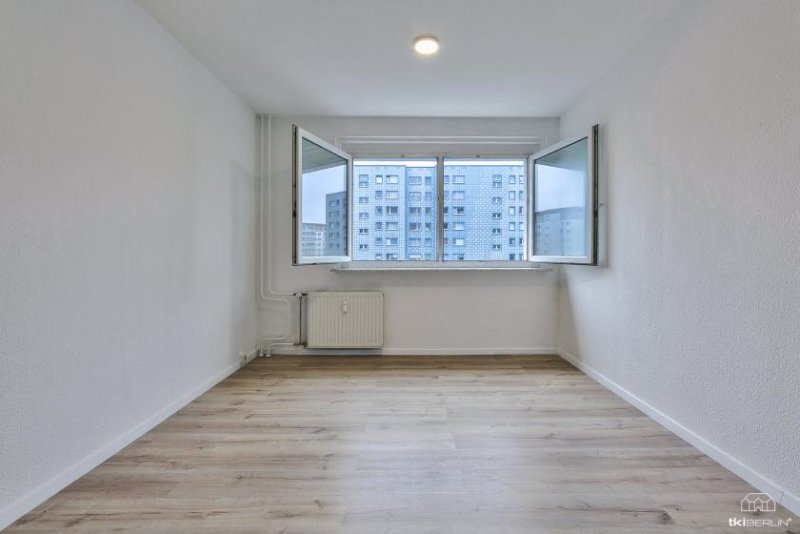 Berlin 3-Raumwohnung mit großem, verglastem Balkon Wohnung kaufen