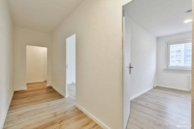 Berlin 3-Raumwohnung mit großem, verglastem Balkon Wohnung kaufen