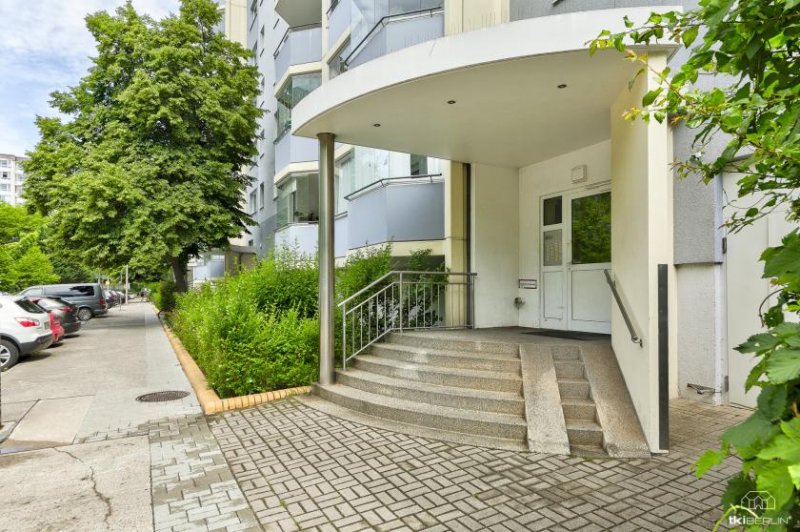 Berlin 3-Raumwohnung mit großem, verglastem Balkon Wohnung kaufen