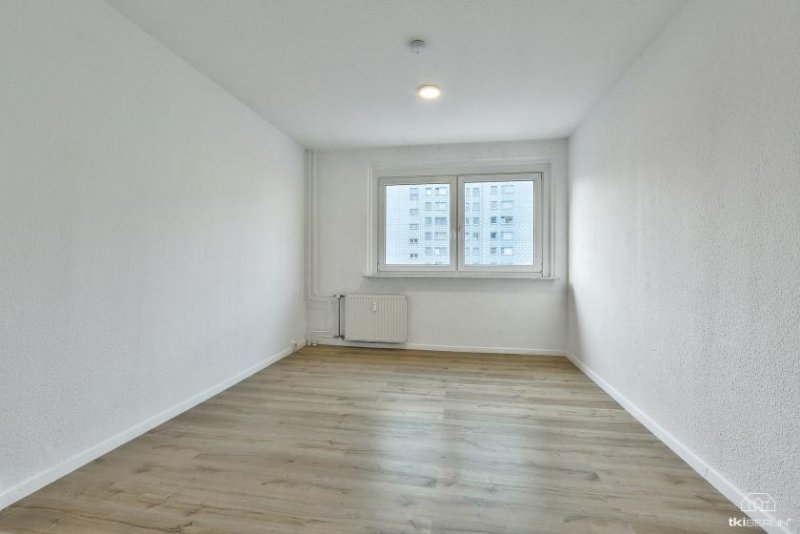 Berlin 3-Raumwohnung mit großem, verglastem Balkon Wohnung kaufen