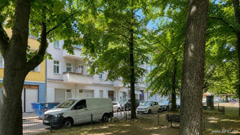 Berlin Bezugsfreies, großzügiges Altbau-Apartment im aufstrebenden Afrikanischen Viertel Wohnung kaufen