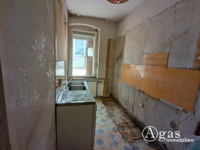 Berlin Großes Ein- oder Zweifamilienhaus mit vielen Möglichkeiten und Ausbaupotenzial in Berlin-Staaken Haus kaufen