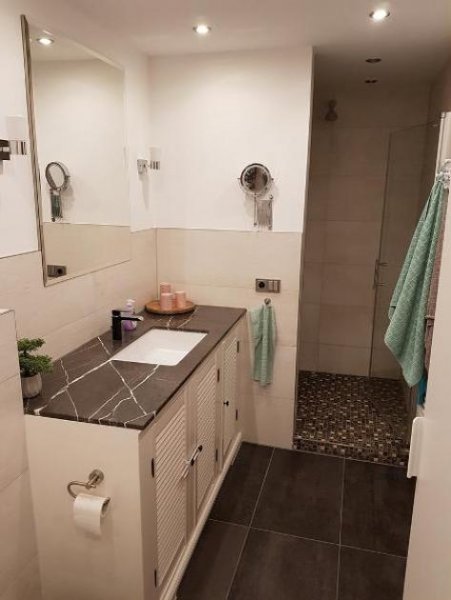 Berlin Viel Platz für die ganze Familie - Modernes und geräumiges Reihenmittelhaus in ruhiger Wohngegend Haus kaufen