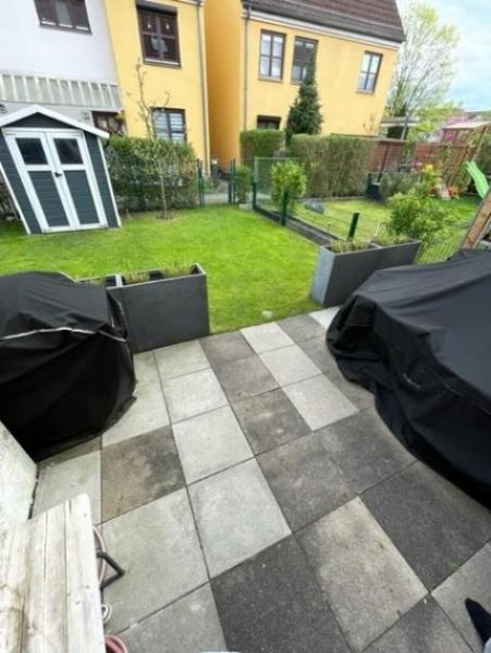 Berlin Viel Platz für die ganze Familie - Modernes und geräumiges Reihenmittelhaus in ruhiger Wohngegend Haus kaufen