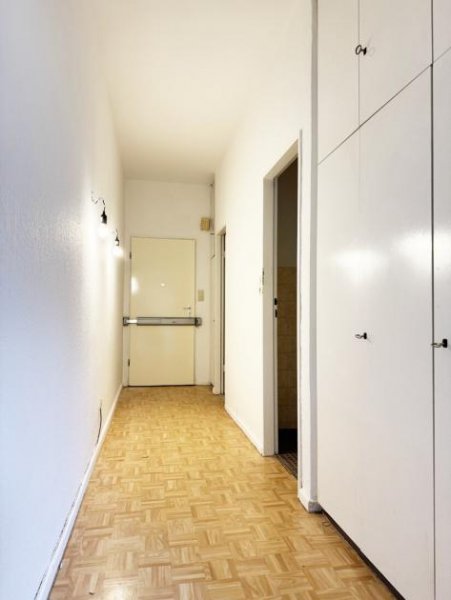 Berlin 1-Zimmer-Gartenwohnung
Berlin-Westend nahe Theodor-Heuss-Platz Wohnung kaufen