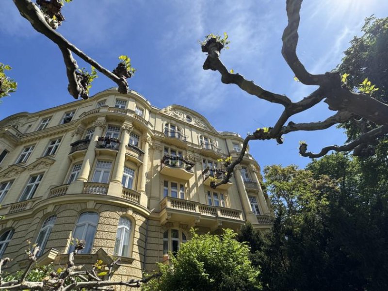 Berlin Wunderschöne Altbauwohnung
mit 3,5 Zimmern am Lietzensee Wohnung kaufen