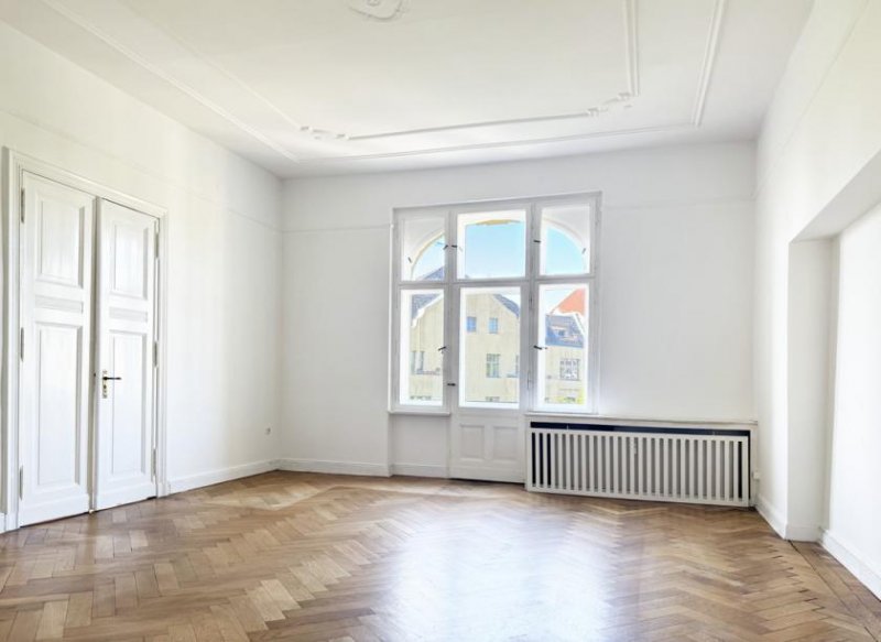 Berlin Wunderschöne Altbauwohnung
mit 3,5 Zimmern am Lietzensee Wohnung kaufen