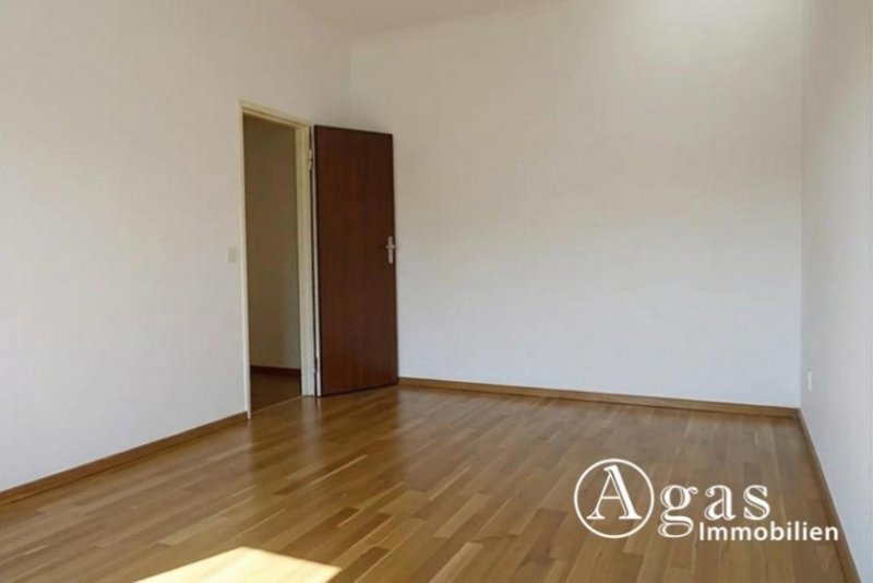 Berlin Derzeit vermietete 2,5-Zimmer-Wohnung mit Balkon zum Verkauf Wohnung kaufen