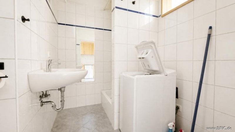 Berlin bezugsfreies Apartment im Grünen, mit S/W-Balkon und Garage Wohnung kaufen
