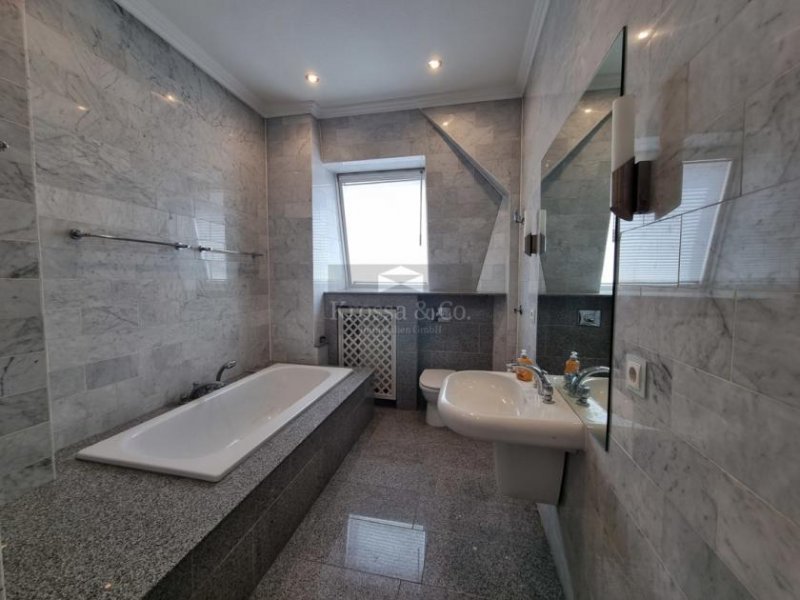 Berlin Gepflegte Dachgeschosswohnung 
in bester Grunewaldlage Wohnung kaufen