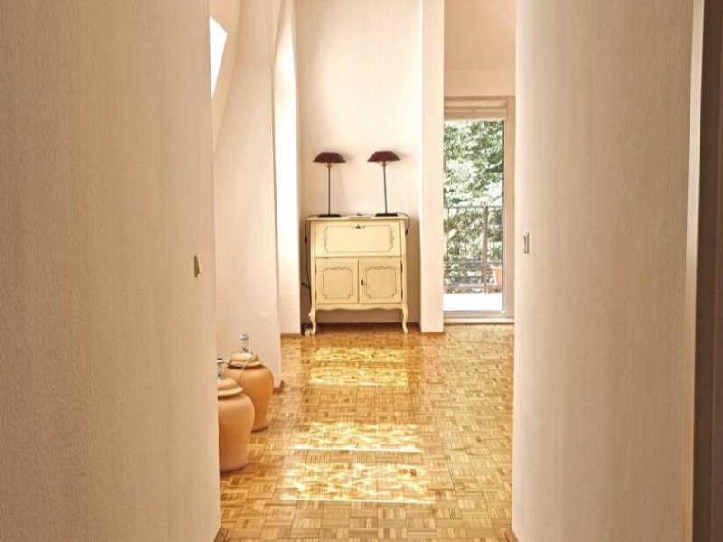 Berlin Gepflegte Dachgeschosswohnung 
in bester Grunewaldlage Wohnung kaufen