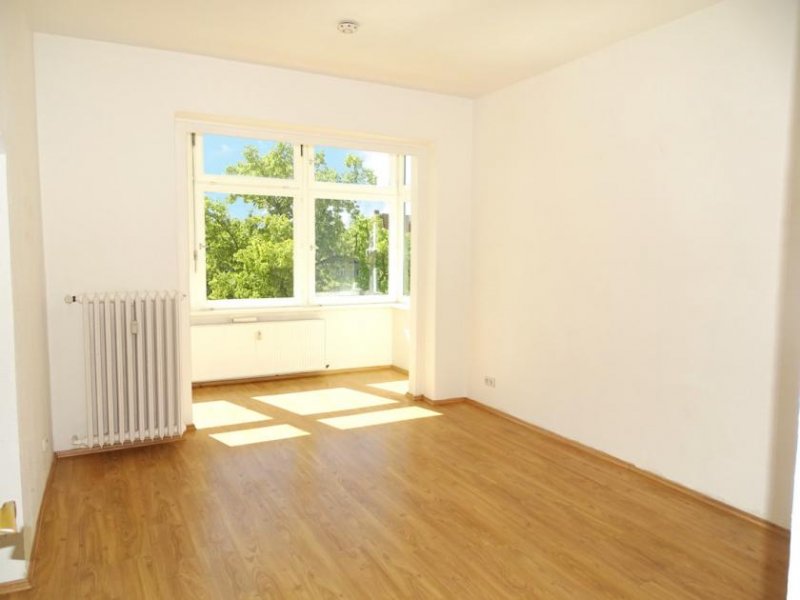 Berlin Helle 3-Zimmer-Wohnung im 3. OG 
in zentraler Lage von Schmargendorf Wohnung kaufen
