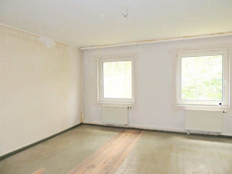 Michendorf freistehendes Einfamilienhaus, teilsaniert mit zusätzlichem Baugrundstück Haus kaufen