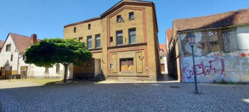 Nauen Prov.-frei: Entwicklungsfähige Wohnimmobilie im Zentrum von Nauen Haus kaufen