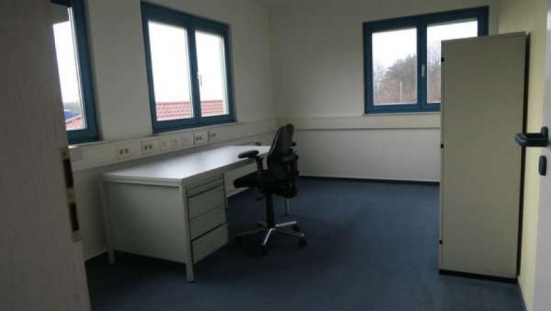 Ziesar Prov.-frei: Autobahnnah: Funktionale Gewerbeimmobilie mit Hallen- und Bürogebäude Gewerbe kaufen