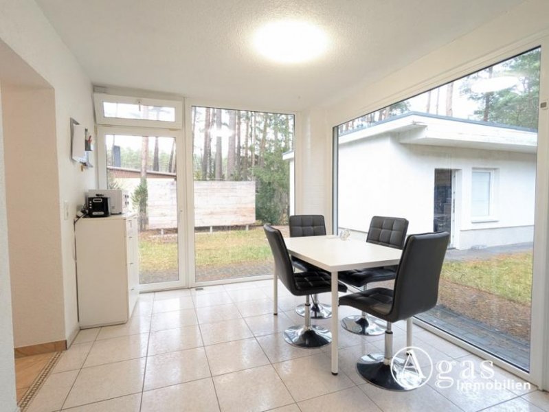 Borkheide Gepflegter Bungalow mit Wintergarten und Nebengebäude auf großzügigem Grundstück in Borkheide Haus kaufen