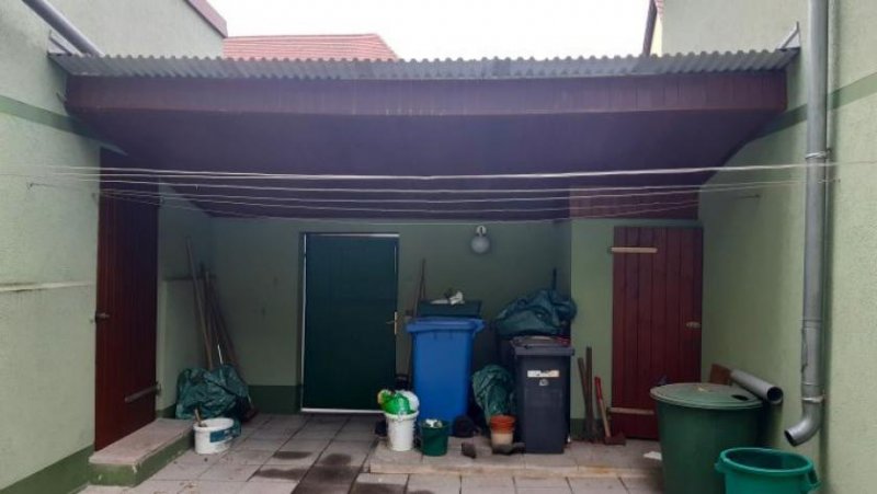 Brück Bezugsfähiges Haus mit Innenhof und Vorgarten Haus kaufen