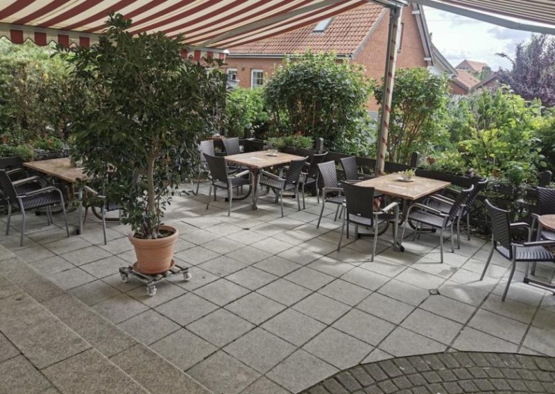 Falkenhagen (Mark) Wohnhaus und Gastronomie in einem! www.ohnemaklerprovisionverkaufen.de Haus kaufen