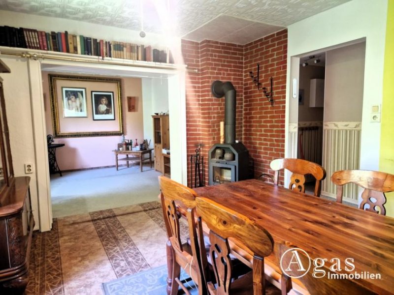 Zeschdorf Modernisiertes Einfamilienhaus auf großem Grundstück in Ortsrandlage Haus kaufen