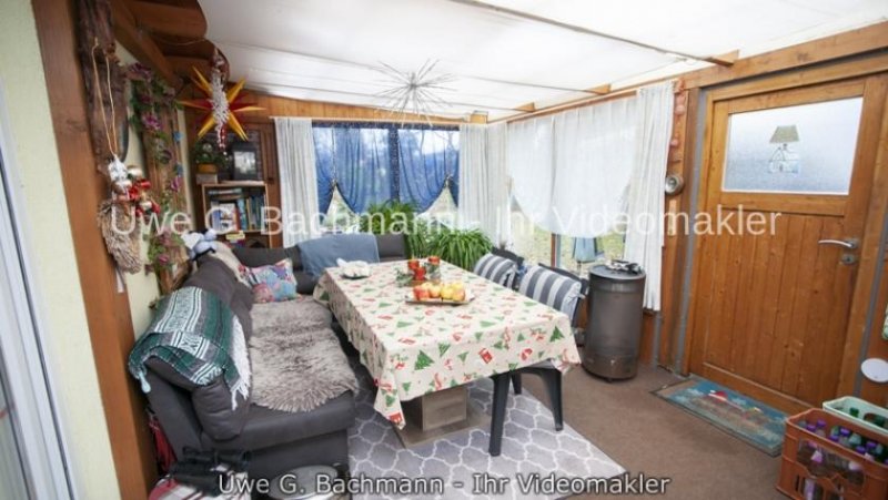 Neuenhagen (Landkreis Märkisch-Oderland) Neuenhagen bei Berlin: Massives EFH im Bungalowstil mit 4 Zimmern, Kamin und ausgebauten Dachboden Haus kaufen