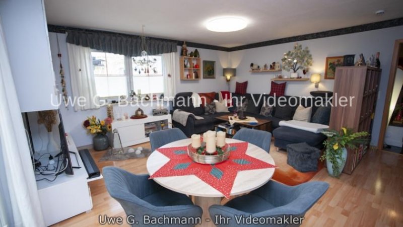 Neuenhagen (Landkreis Märkisch-Oderland) Neuenhagen bei Berlin: Massives EFH im Bungalowstil mit 4 Zimmern, Kamin und ausgebauten Dachboden Haus kaufen