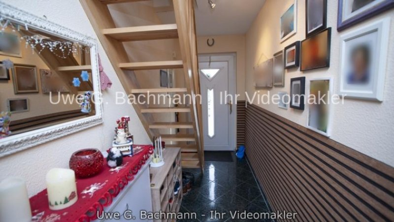 Neuenhagen (Landkreis Märkisch-Oderland) Neuenhagen bei Berlin: Massives EFH im Bungalowstil mit 4 Zimmern, Kamin und ausgebauten Dachboden Haus kaufen