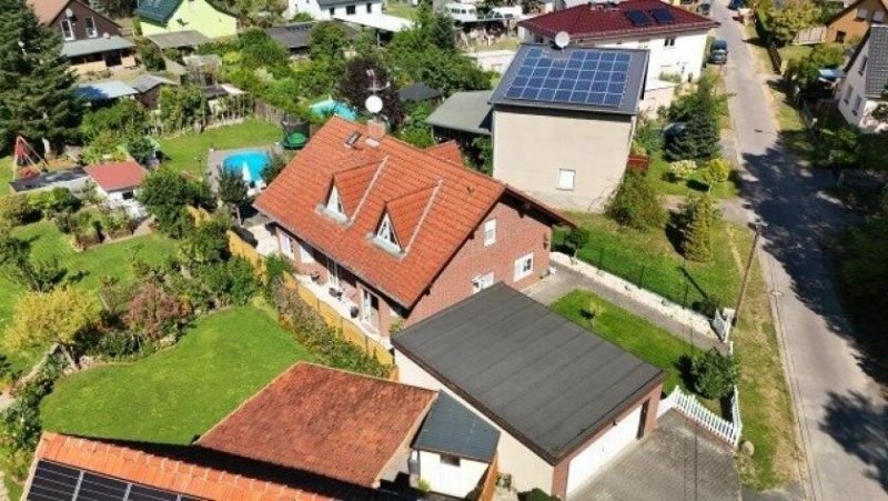 Am Mellensee Ein Zuhause voller Lebensfreude: Provisionsfreies Familienhaus mit Pool und modernen Annehmlichkeiten Haus kaufen