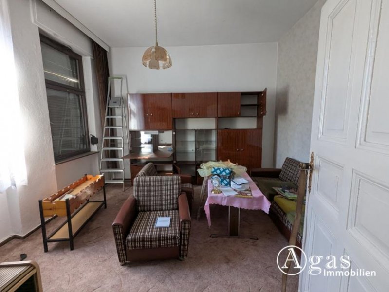 Biesenthal Schmuckstück im Dornröschenschlaf: Einfamilienhaus mit Einliegerwohnung + Nebengelass in Biesenthal Haus kaufen