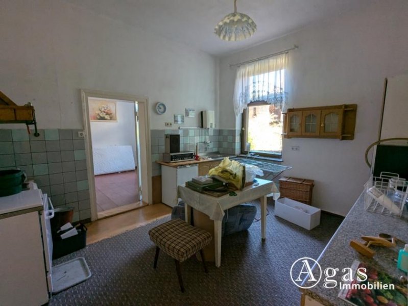 Biesenthal Schmuckstück im Dornröschenschlaf: Einfamilienhaus mit Einliegerwohnung + Nebengelass in Biesenthal Haus kaufen