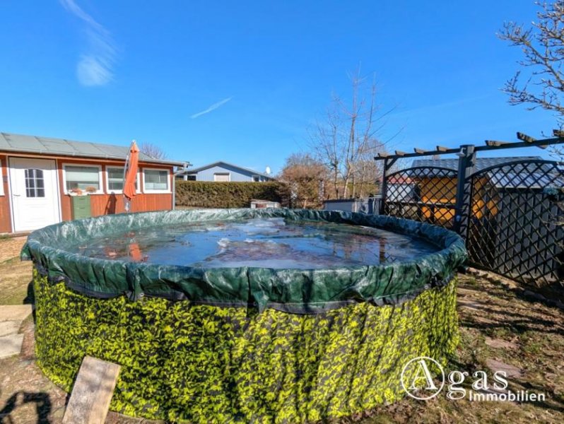 Oranienburg Charmanter Pachtgarten mit Bungalow und Pool in Oranienburg (kein Verein) Haus kaufen