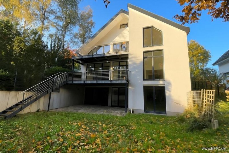 Glienicke/Nordbahn Großzügige und charmante Stadtvilla in begehrter Wohnlage Haus kaufen