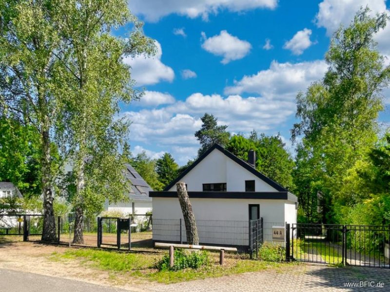Glienicke/Nordbahn Großzügige und charmante Stadtvilla in begehrter Wohnlage Haus kaufen