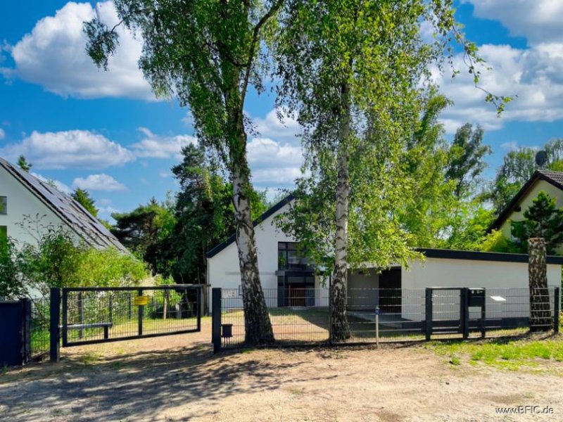 Glienicke/Nordbahn Großzügige und charmante Stadtvilla in begehrter Wohnlage Haus kaufen