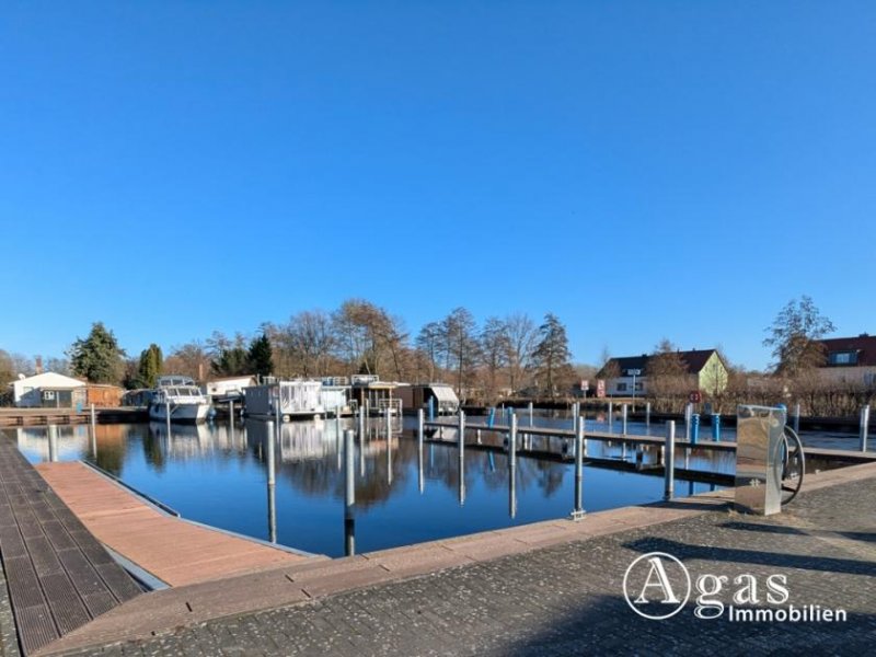 Liebenwalde Ihr Leben auf dem Wasser ist ganz nah - Hausboot mit Liegeplatz in Liebenwalde zu verkaufen Haus kaufen