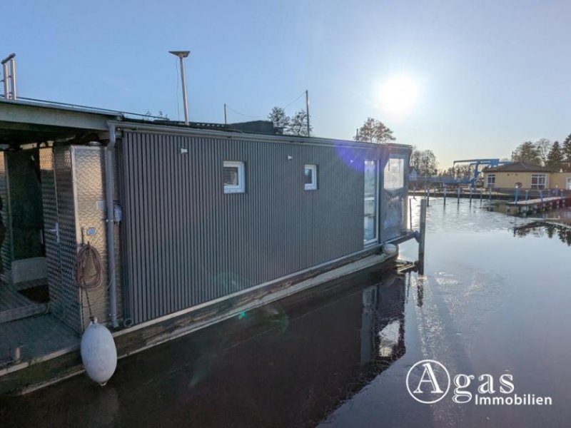 Liebenwalde Ihr Leben auf dem Wasser ist ganz nah - Hausboot mit Liegeplatz in Liebenwalde zu verkaufen Haus kaufen