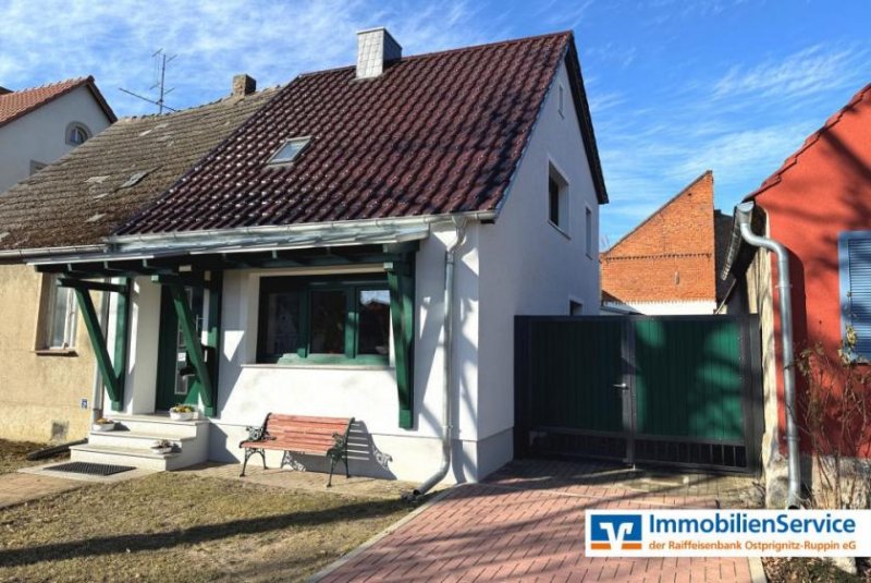 Albertinenhof (Landkreis Ostprignitz-Ruppin) Charmante, umfassend modernisierte Haushälfte mit Nebengebäude und privatem Hof Haus kaufen