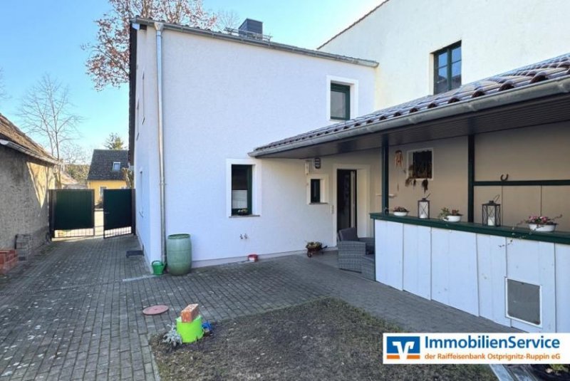 Albertinenhof (Landkreis Ostprignitz-Ruppin) Charmante, umfassend modernisierte Haushälfte mit Nebengebäude und privatem Hof Haus kaufen