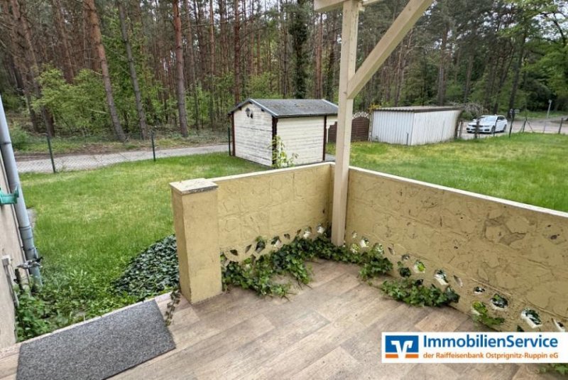 Dreetz (Landkreis Ostprignitz-Ruppin) Wohnen, wo der Wald beginnt – charmantes Reihenendhaus mit Garten Haus kaufen