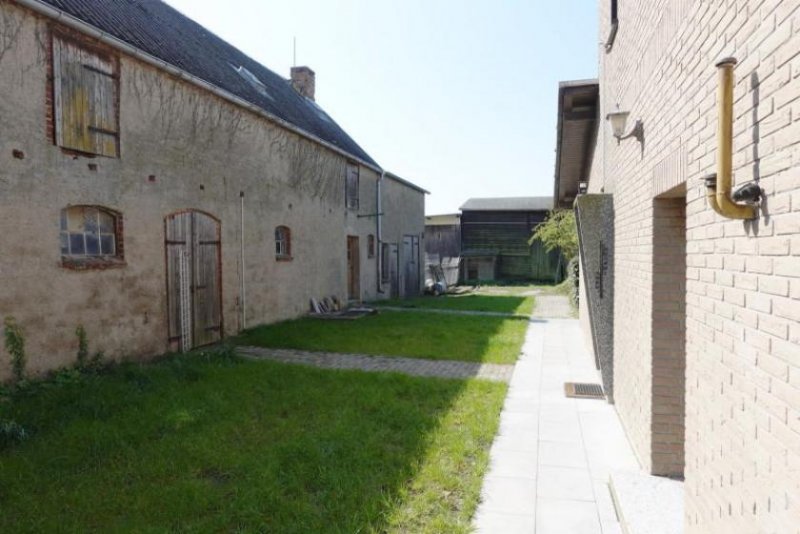 Kletzin (Landkreis Mecklenburgische Seenplatte) ObjNr:19519 - Landwirtschaftlicher Hof mit zwei Wohneinheiten mit stufenlosem Zugang Haus kaufen