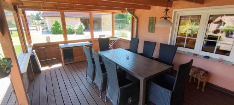 Loitz ObjNr:B-19725 - Für Pferdeliebhaber mit 4 Pferdeboxen ein hochwertiges Landhaus mt Nebengebäude Haus kaufen