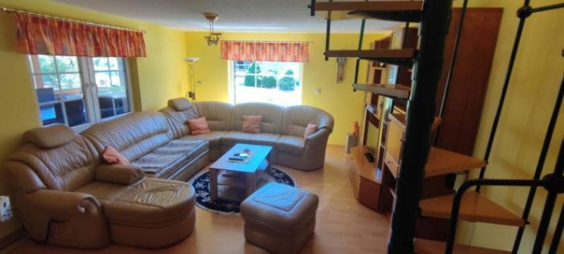 Loitz ObjNr:B-19725 - Für Pferdeliebhaber mit 4 Pferdeboxen ein hochwertiges Landhaus mt Nebengebäude Haus kaufen