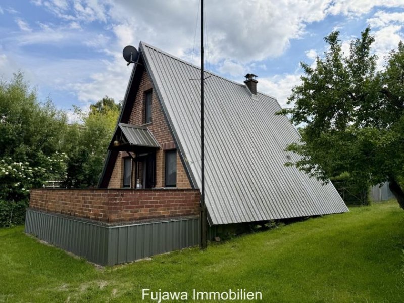Schwarz (Landkreis Mecklenburgische Seenplatte) Idylle pur: Kleines Ferienhaus am See nahe HH & Berlin an der Mecklenburger Seenplatte Haus kaufen