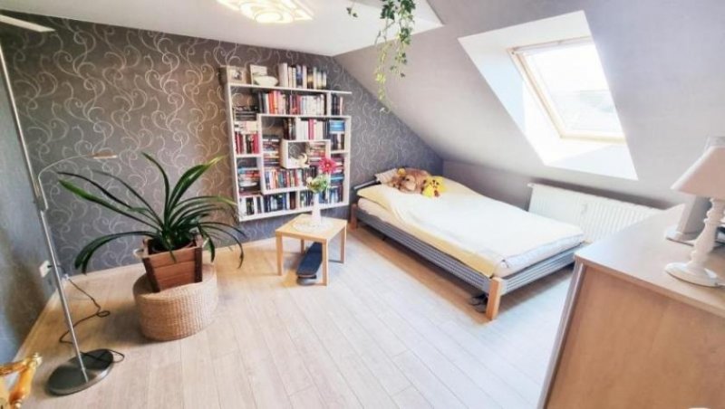 Loddin -Großzügige Dachgeschoßwohnung sucht neuen Besitzer!- Wohnung kaufen