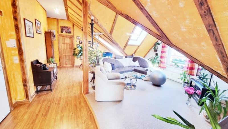Loddin -Großzügige Dachgeschoßwohnung sucht neuen Besitzer!- Wohnung kaufen