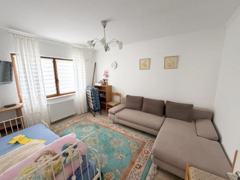 Loissin ObjNr:19649 - Freistehendes Zweifamilienhaus mit großem Grundstück und Garage Haus kaufen