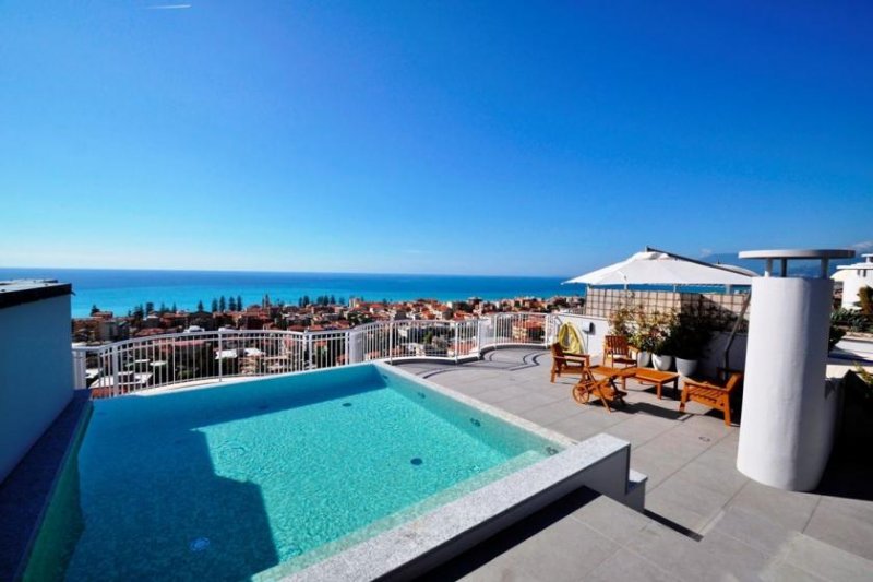 Bordighera Luxus-Penthouse auf 2 Ebenen mit Pool Wohnung kaufen
