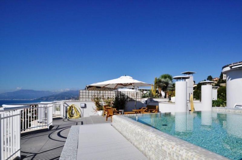 Bordighera Luxus-Penthouse auf 2 Ebenen mit Pool Wohnung kaufen