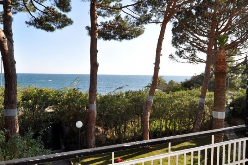 Sanremo Schöne Wohnung am Meer mit Privatstrand Wohnung kaufen