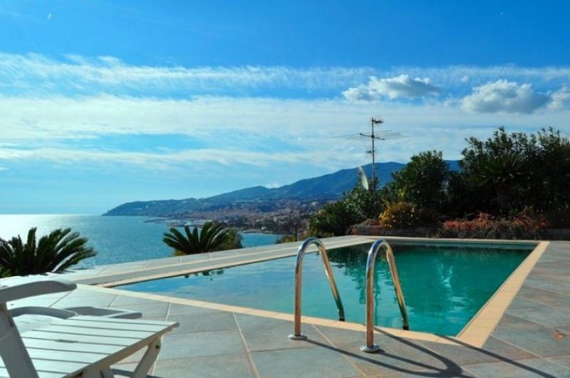 Sanremo BELLISSIMA VILLA CON PISCINA E VISTA MARE PANORAMICA Haus kaufen